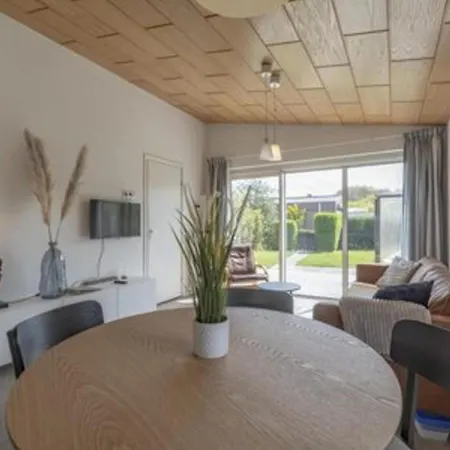 Modern Close To The Holiday home *