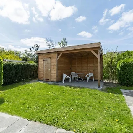Modern Close To The Holiday home