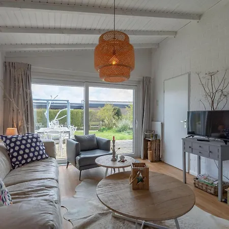 Modern Close To The Holiday home *